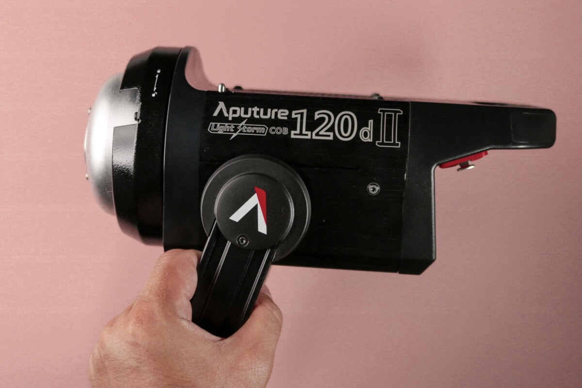 Location Lampe Aputure 120D II + modificateur lumière LED Aputure Lightstorm lampe aputure cob led 120d - Lightyshare