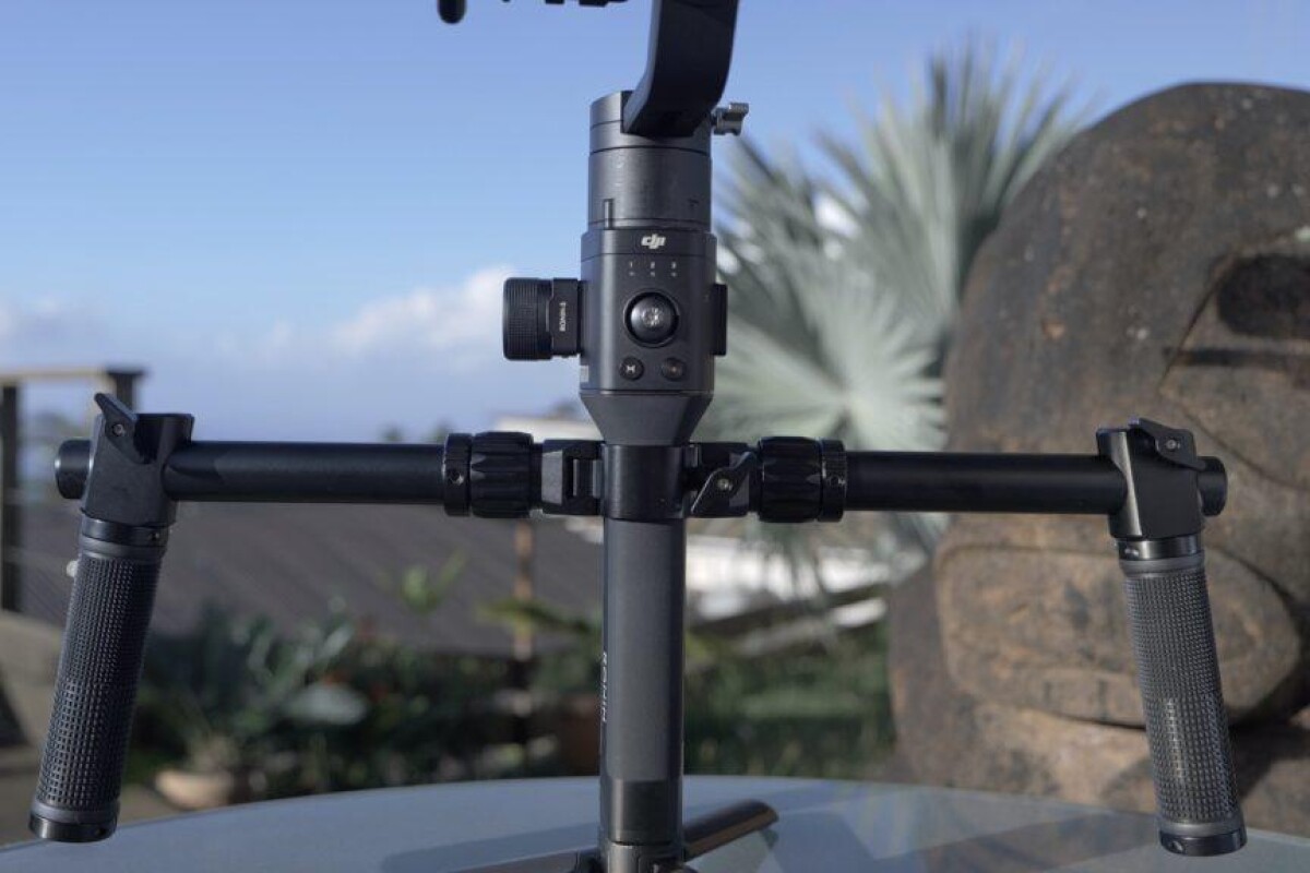 Location DJI RONIN SC + POIGNÉE SMALL RIG - Lightyshare