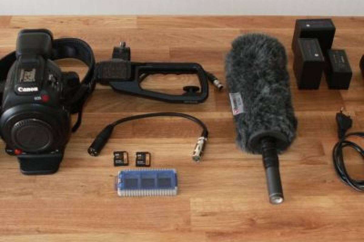 Location EOS C100 Mark II boitier nu - Lightyshare