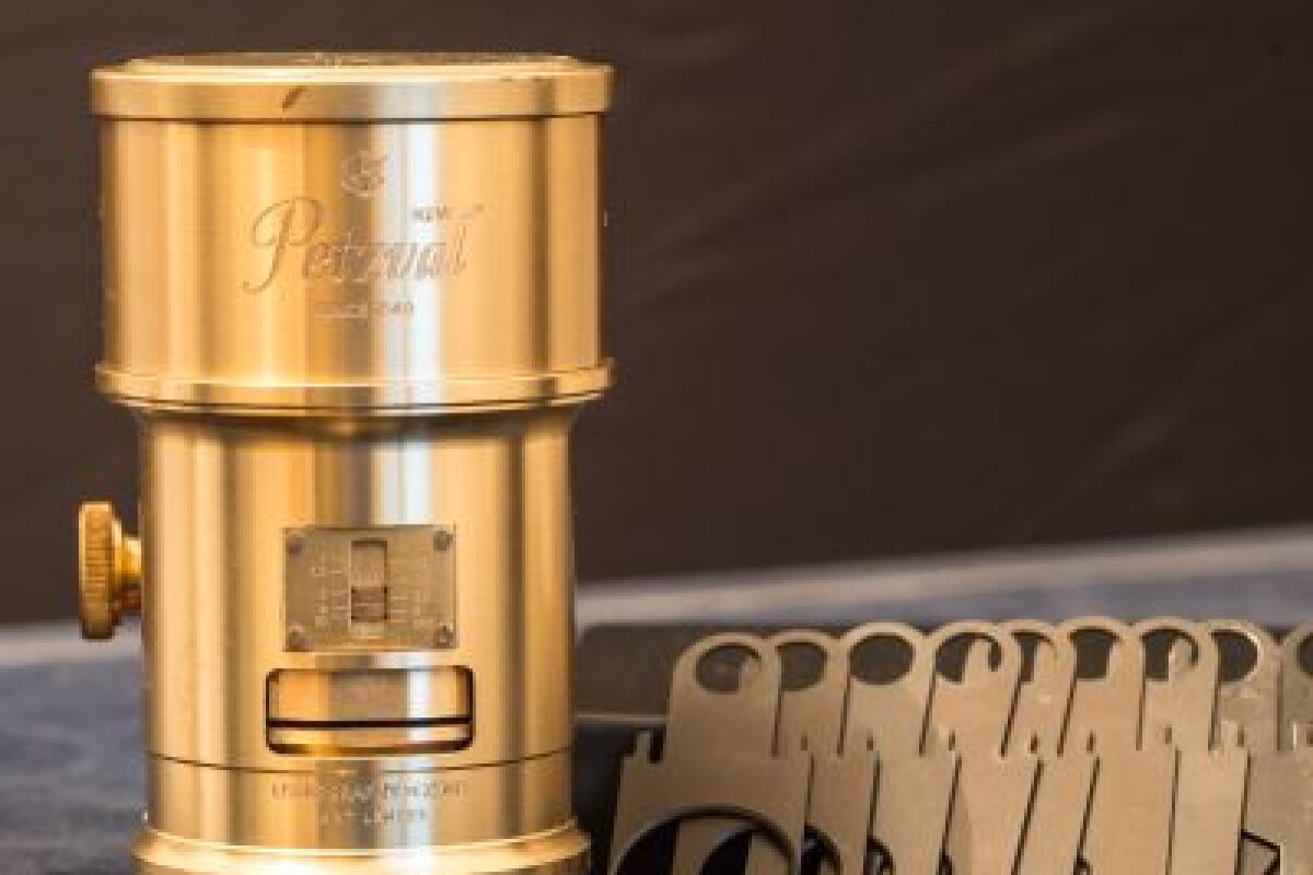 Location New Petzval Art Lens f2.2 / 85mm Monture Canon EF - Lightyshare