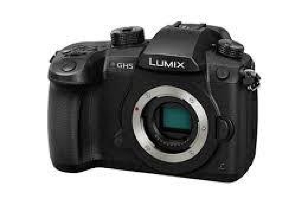 Location Panasonic GH5 + V-Log + 3 batteries + 2 cartes SD 64go 150mb/s  - Lightyshare