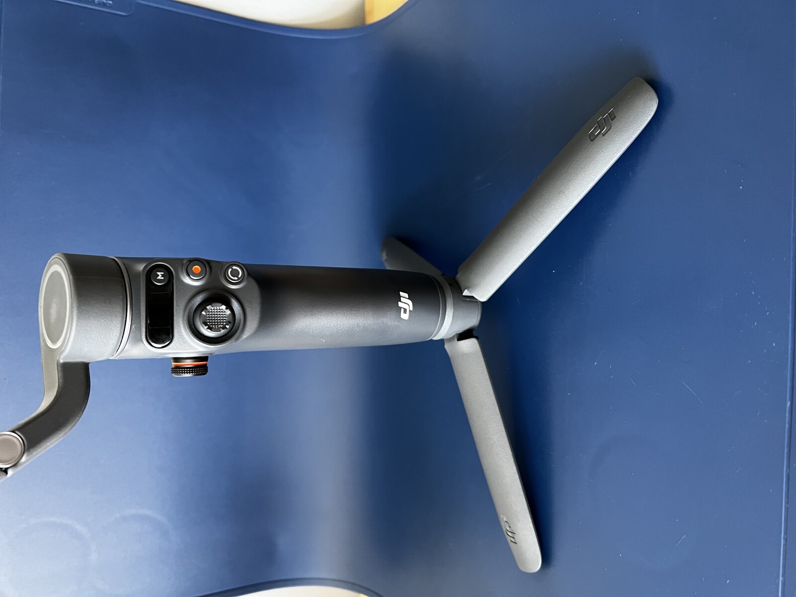 DJI Osmo mobile 6 - Photo 1 sur 2