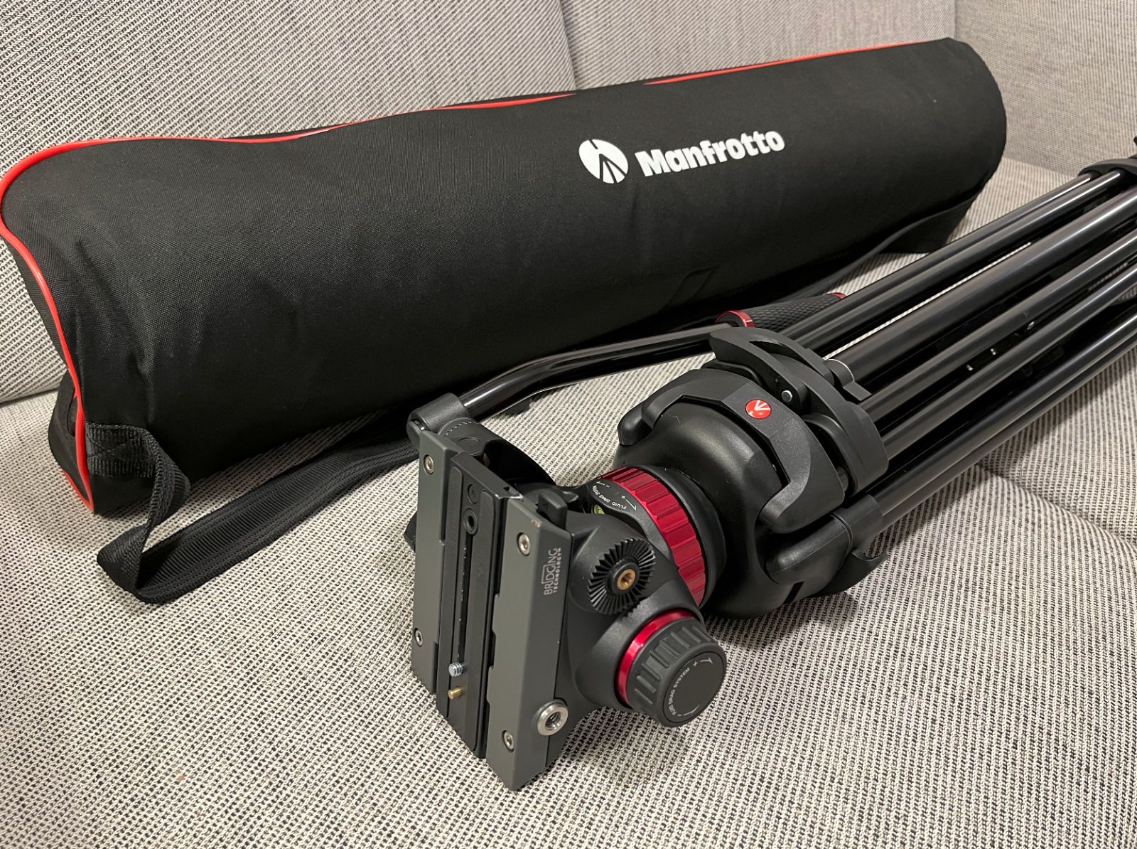 Trépied caméra tête fluide Manfrotto MVH502A - Photo 3 sur 3