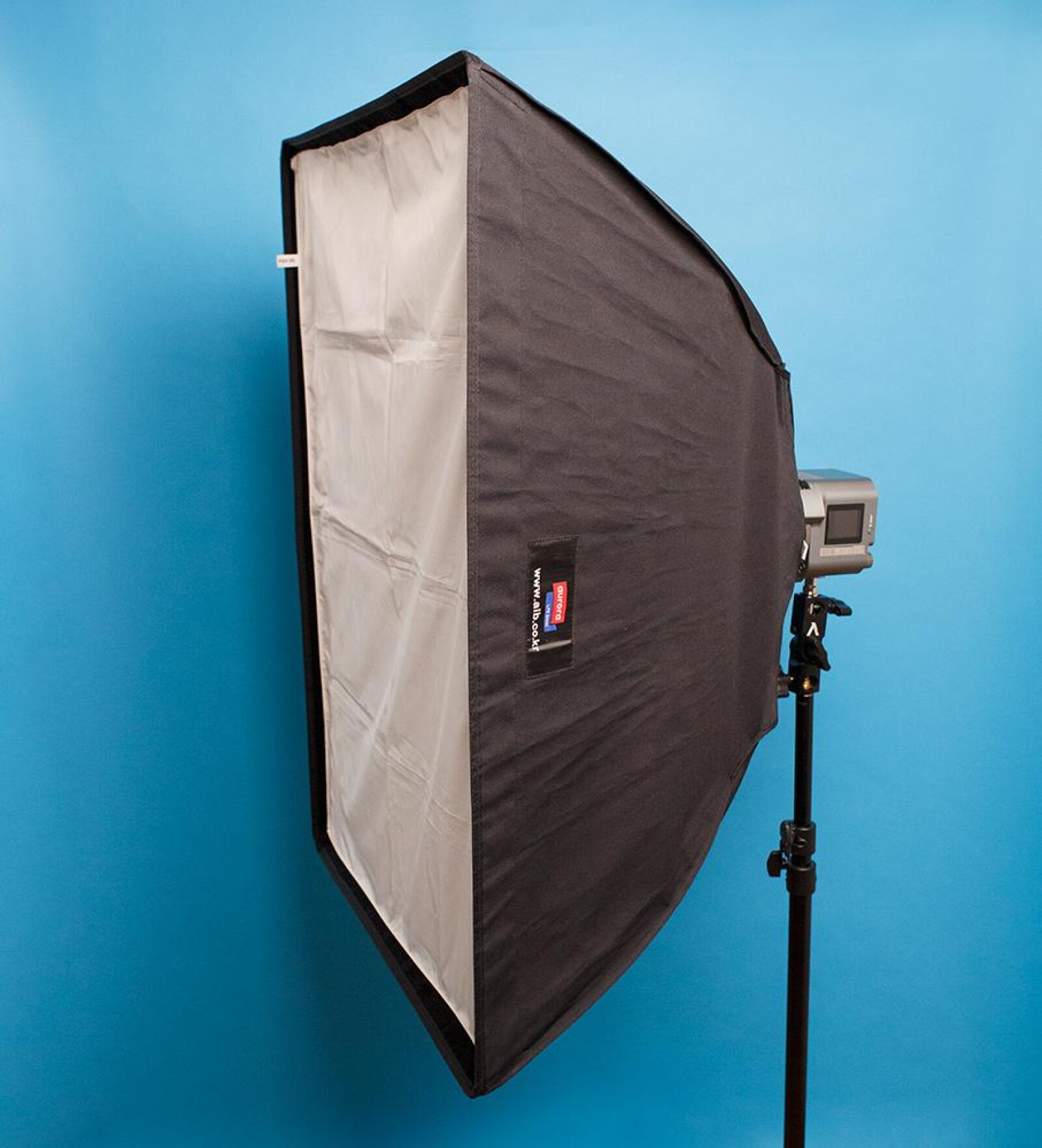 Pack LED Amaran COB 60D + softbox + trépied - Photo 1 sur 9