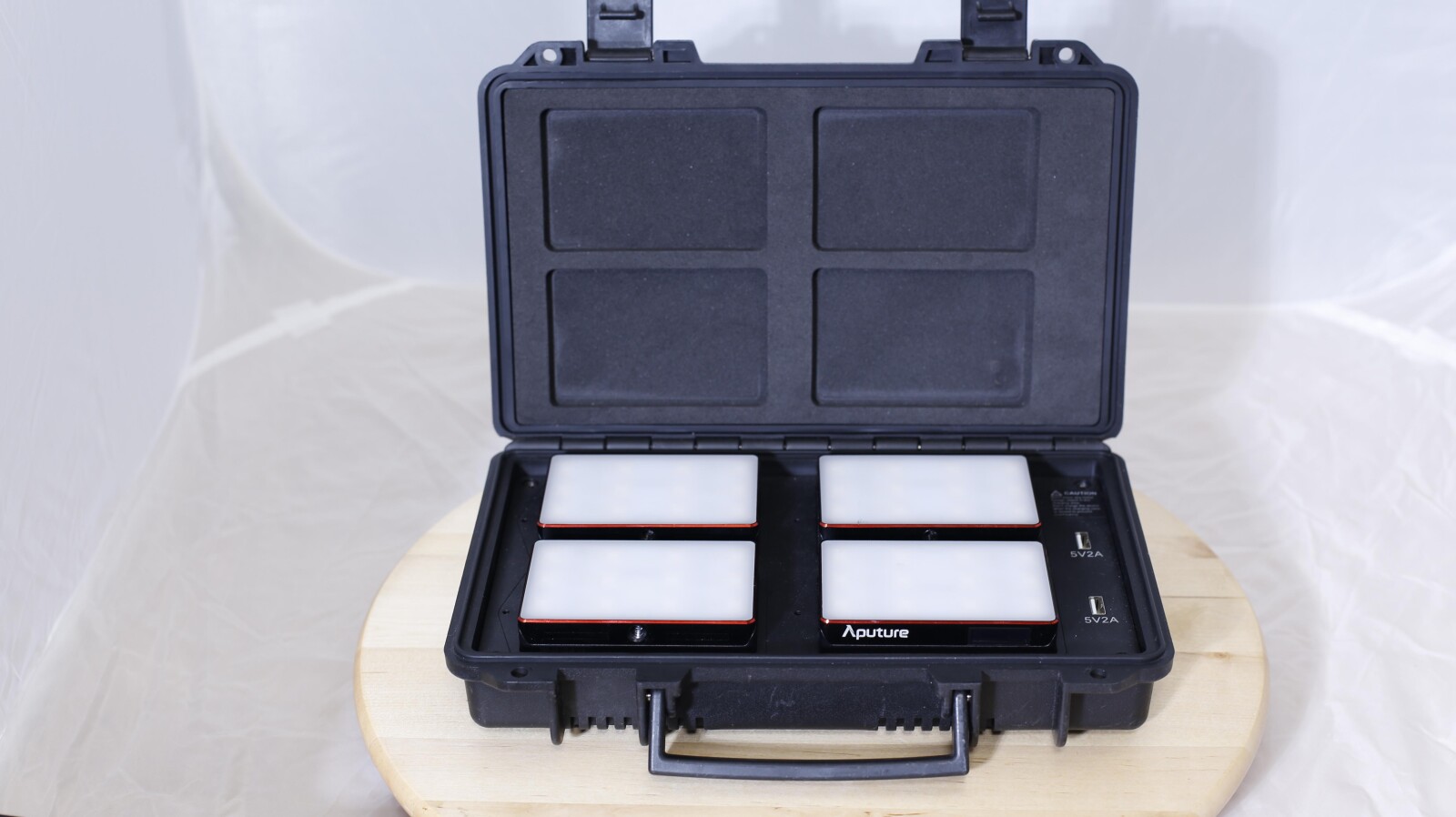 Aputure MC 4 travel pack - Photo 1 sur 5