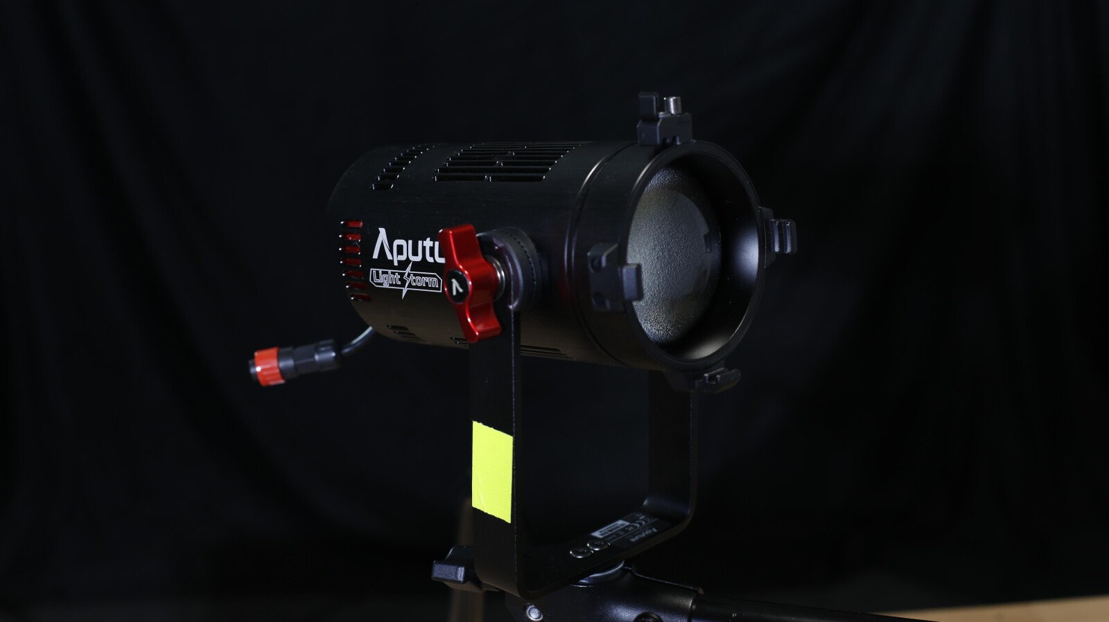 Pack Aputure LS 60D + Softbox Aputure pour LS + Avenger C-stand  - Photo 2 sur 4