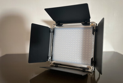 Location Neewer RGB 480