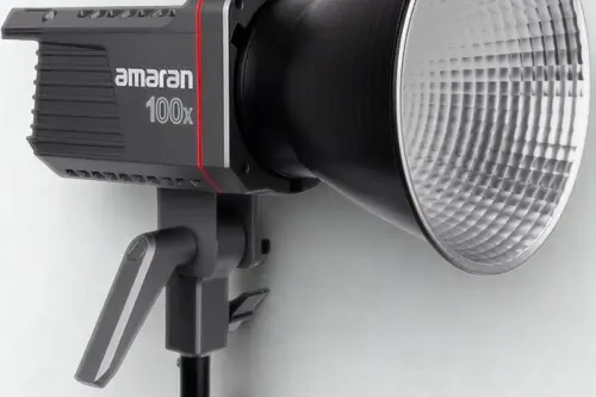 Location Aputure Amaran 100x - Lightyshare