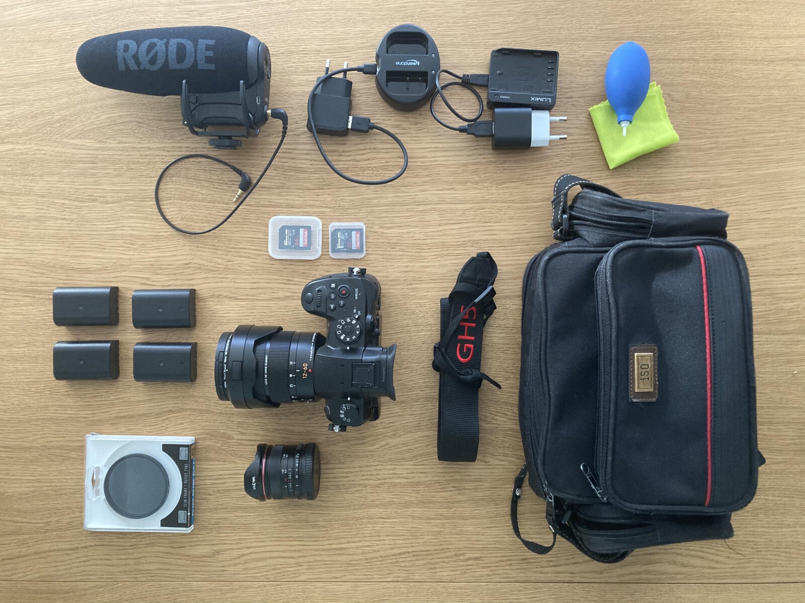 Lumix GH5 + objectifs + micro + trépied - Photo 2 sur 6