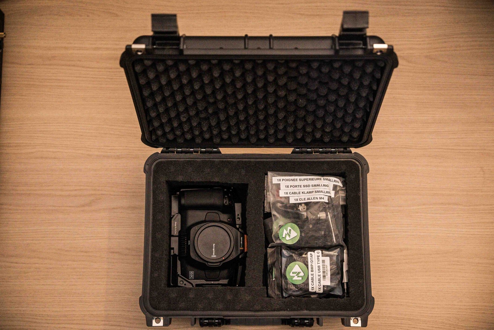 Pack Blackmagic 6k Pro + DZO Pictor Zoom - Photo 4 sur 17