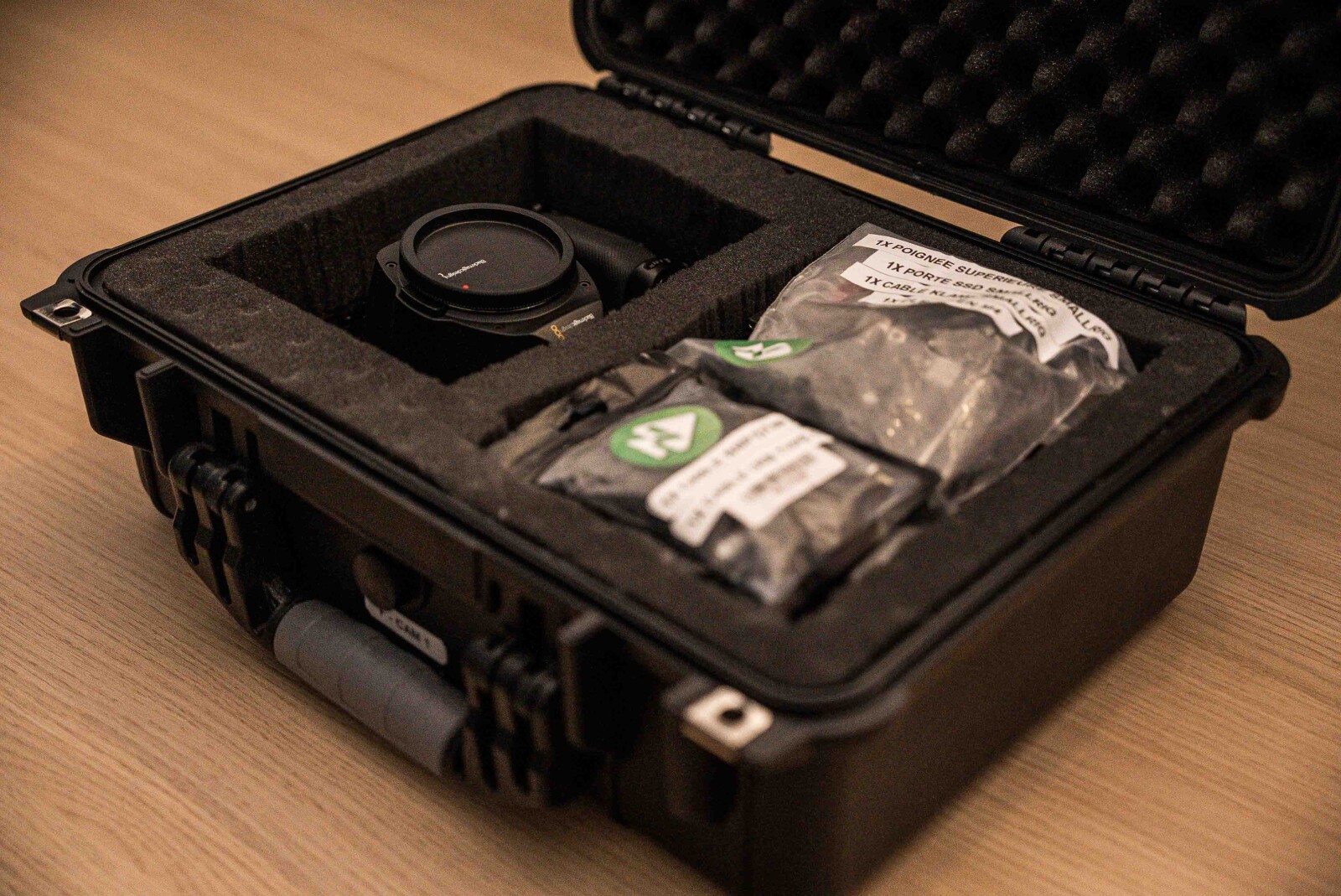 Pack Blackmagic 6k Pro + DZO Pictor Zoom - Photo 2 sur 17