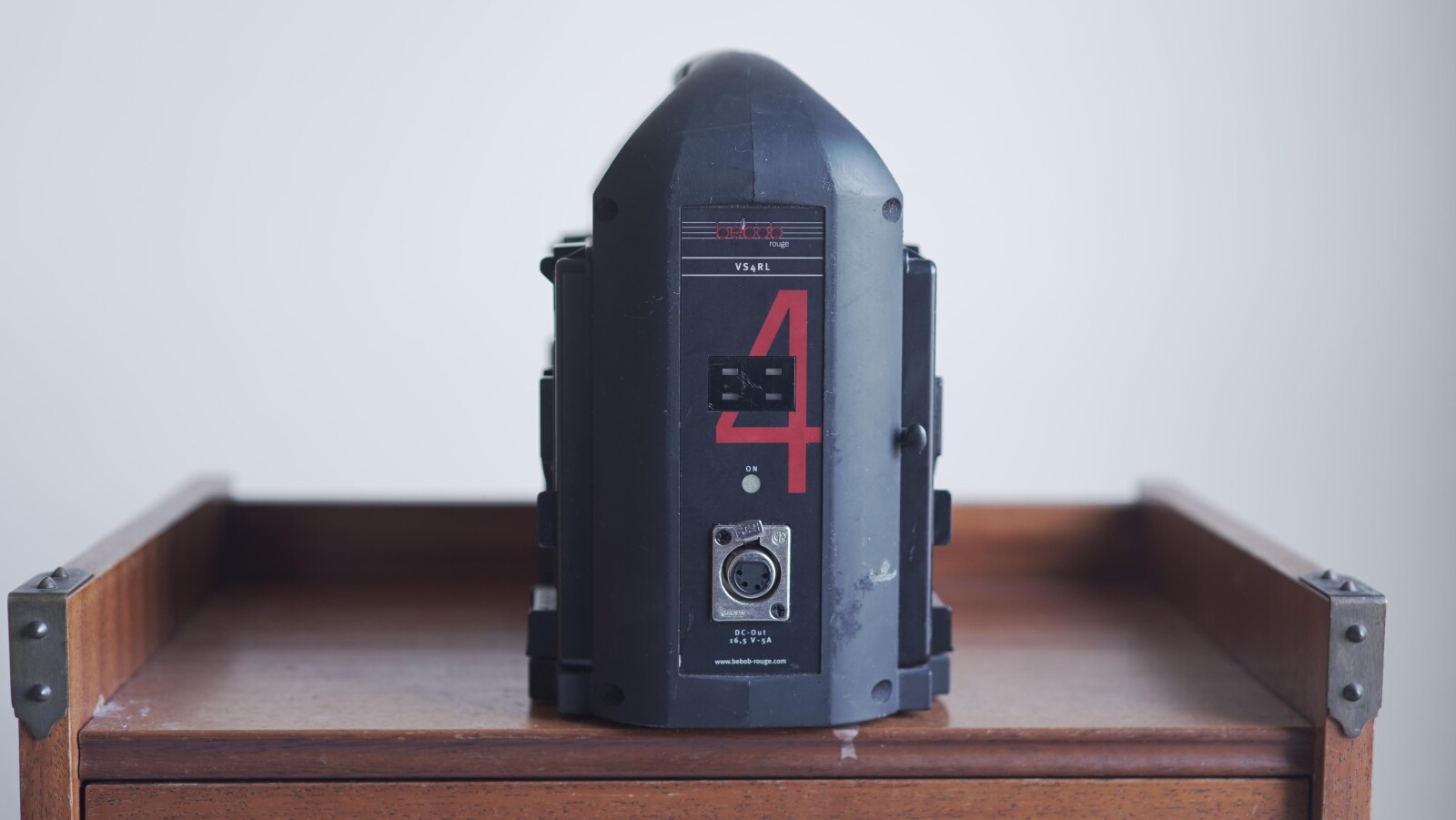 4 x Batteries V-Lock ( 2x 150W + 2 x 90W ) + Chargeur 4 Voies - Photo 5 sur 5