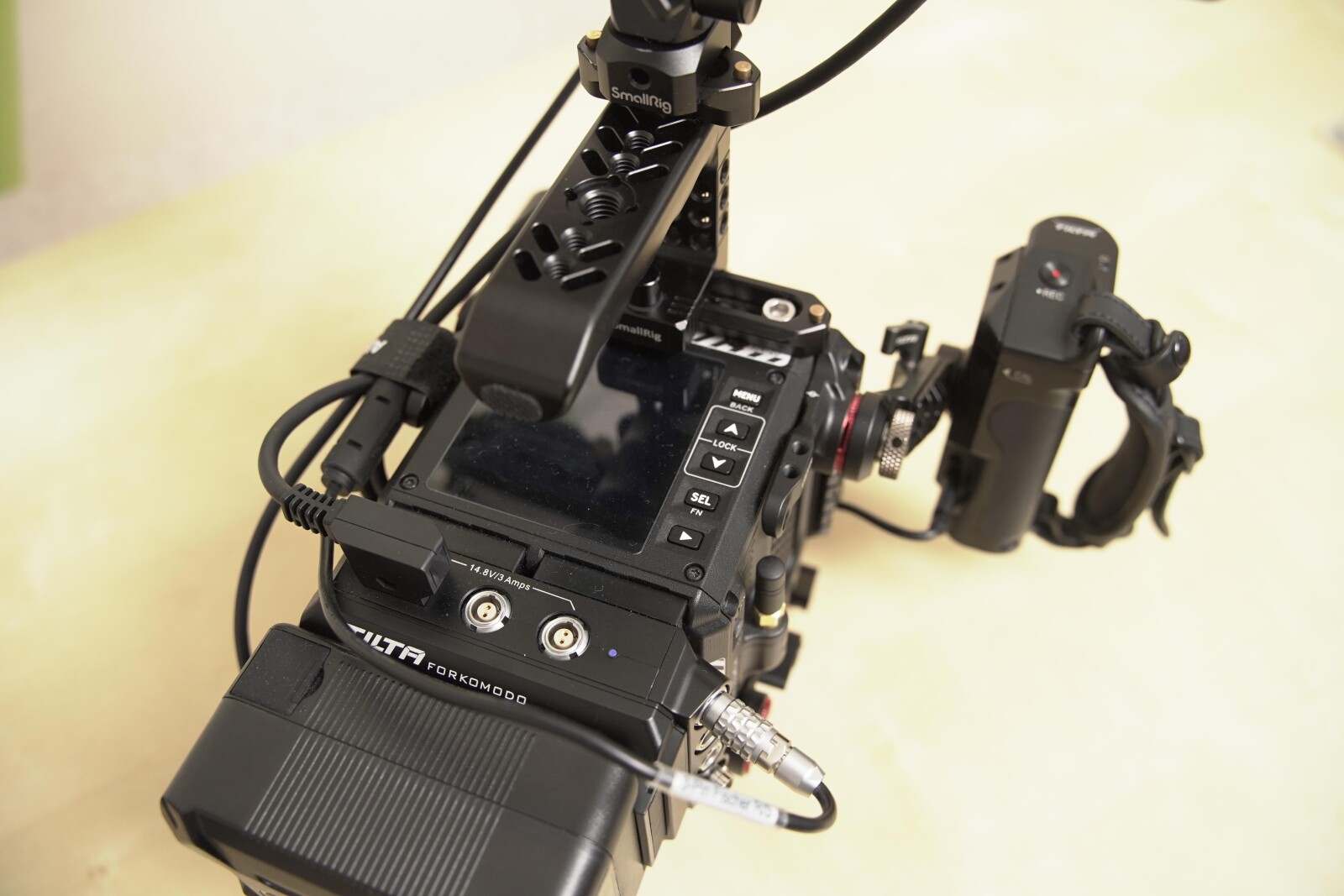 Kit RED Komodo V-lock 1To - Photo 3 sur 6