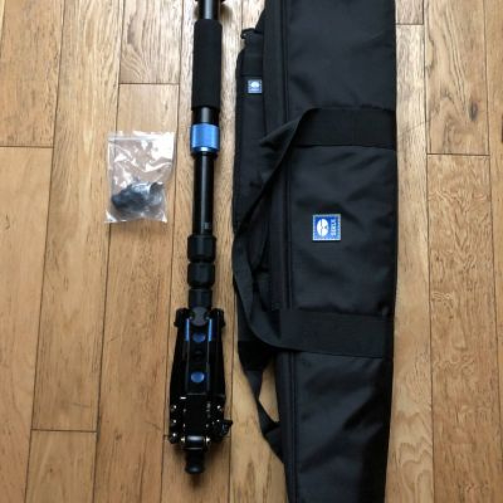 Monopod Sirui P-204SR *avec tête fluide Rotule Manfrotto MVH500AH - Photo 2 sur 3