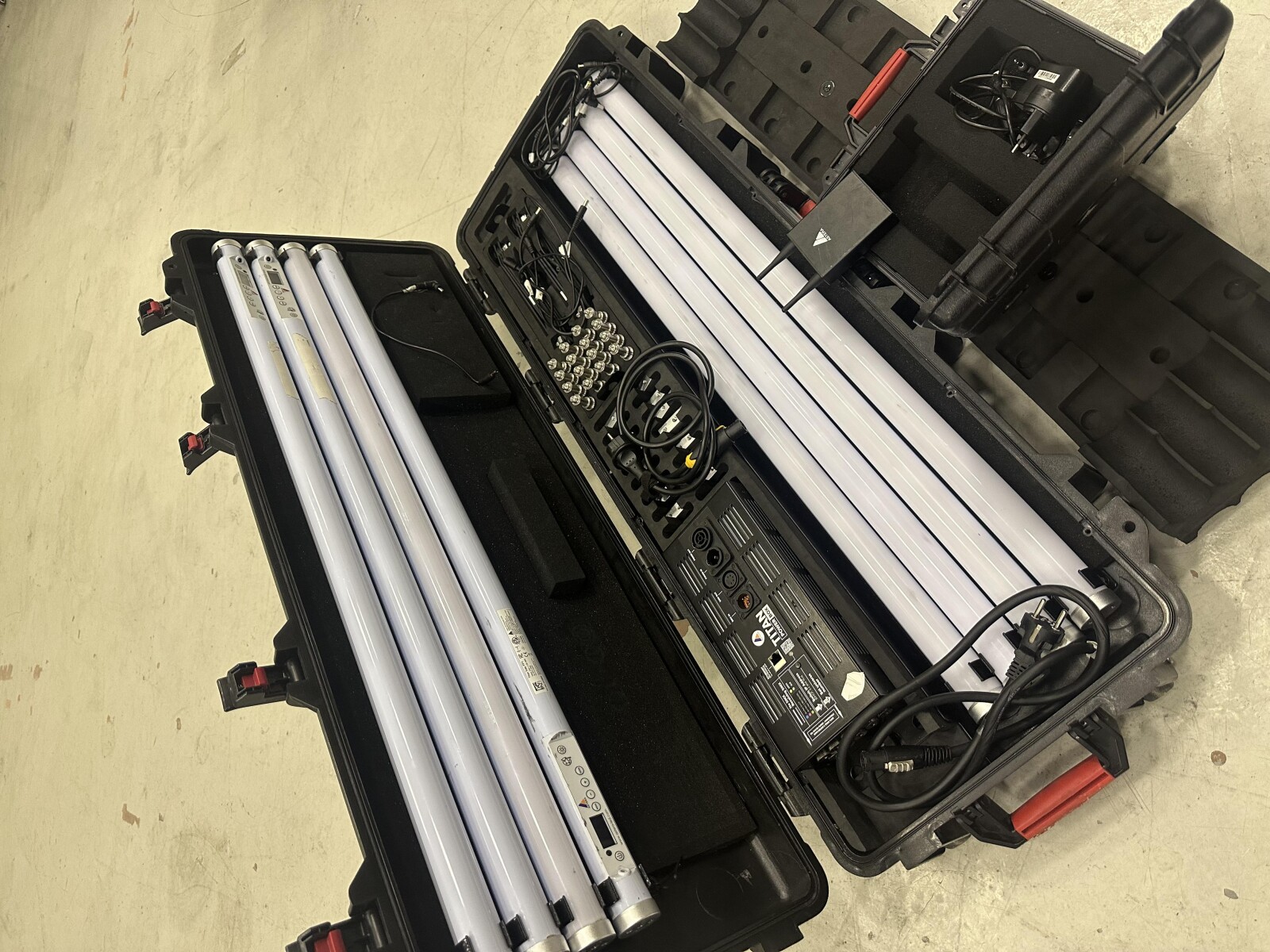 8 Astera tube LED Titan Tube FP1 + AsteraBox  - Photo 1 sur 4