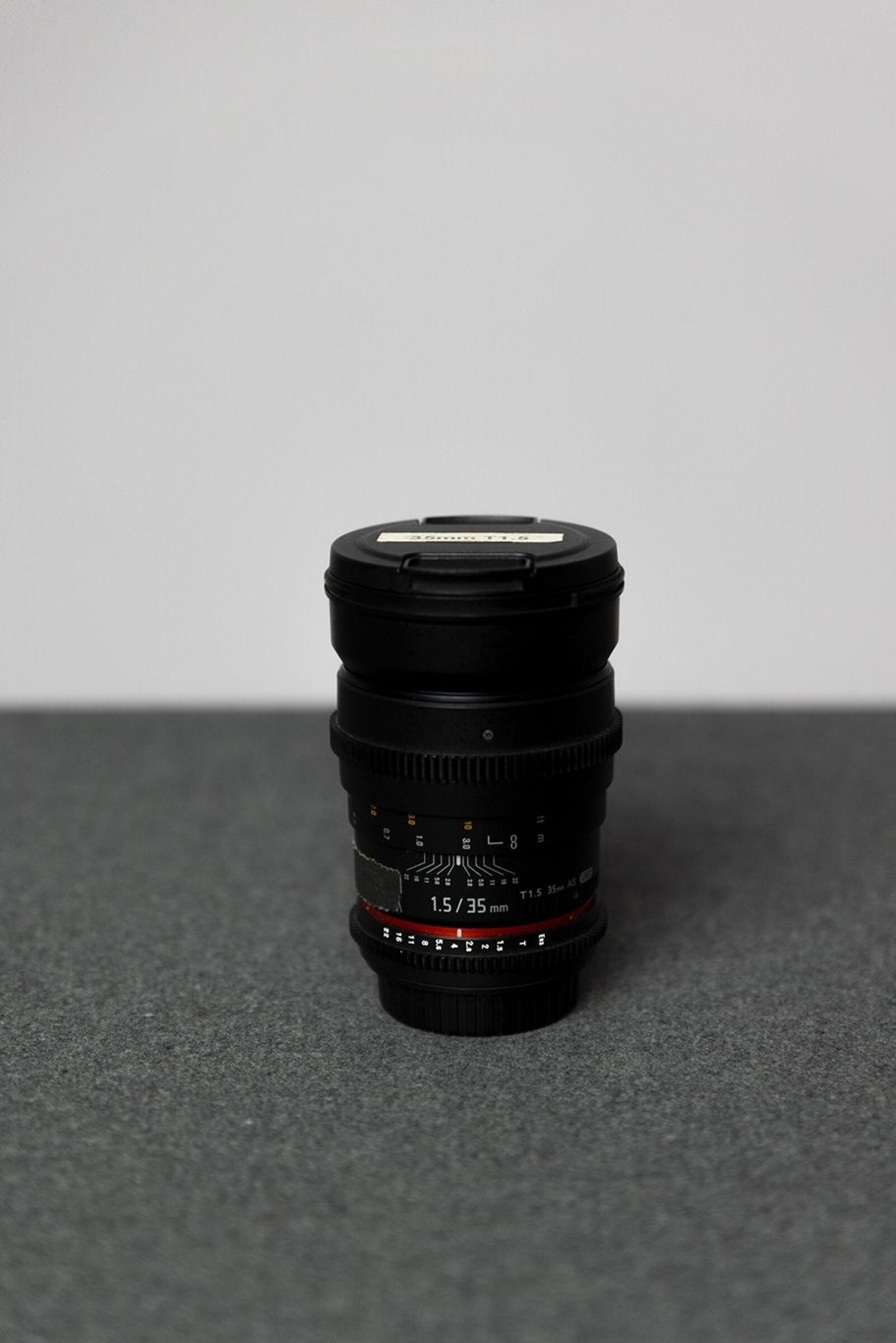 5 objectifs monture EF Samyang : 8mm F3.5, 24mm T1.5, 35mm T1.5, 50mm T1.5, 85mm T1.5 - Photo 3 sur 5