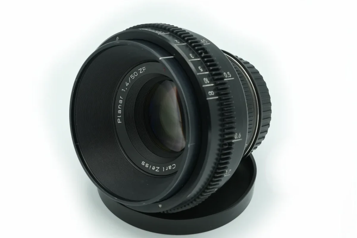 Location Carl Zeiss 50mm F1.4 PS Technik - Lightyshare