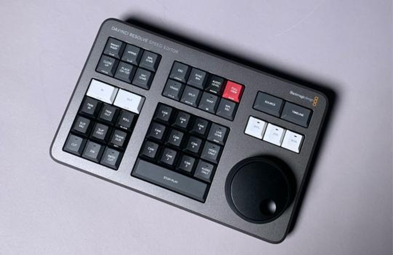 Blackmagic Design Speed Editor - Photo 1 sur 2
