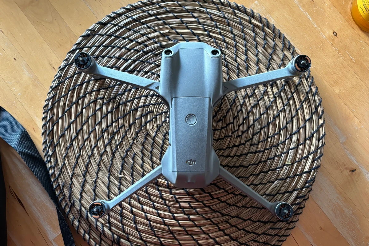 Location DJI Air 2S Fly Combo - Lightyshare