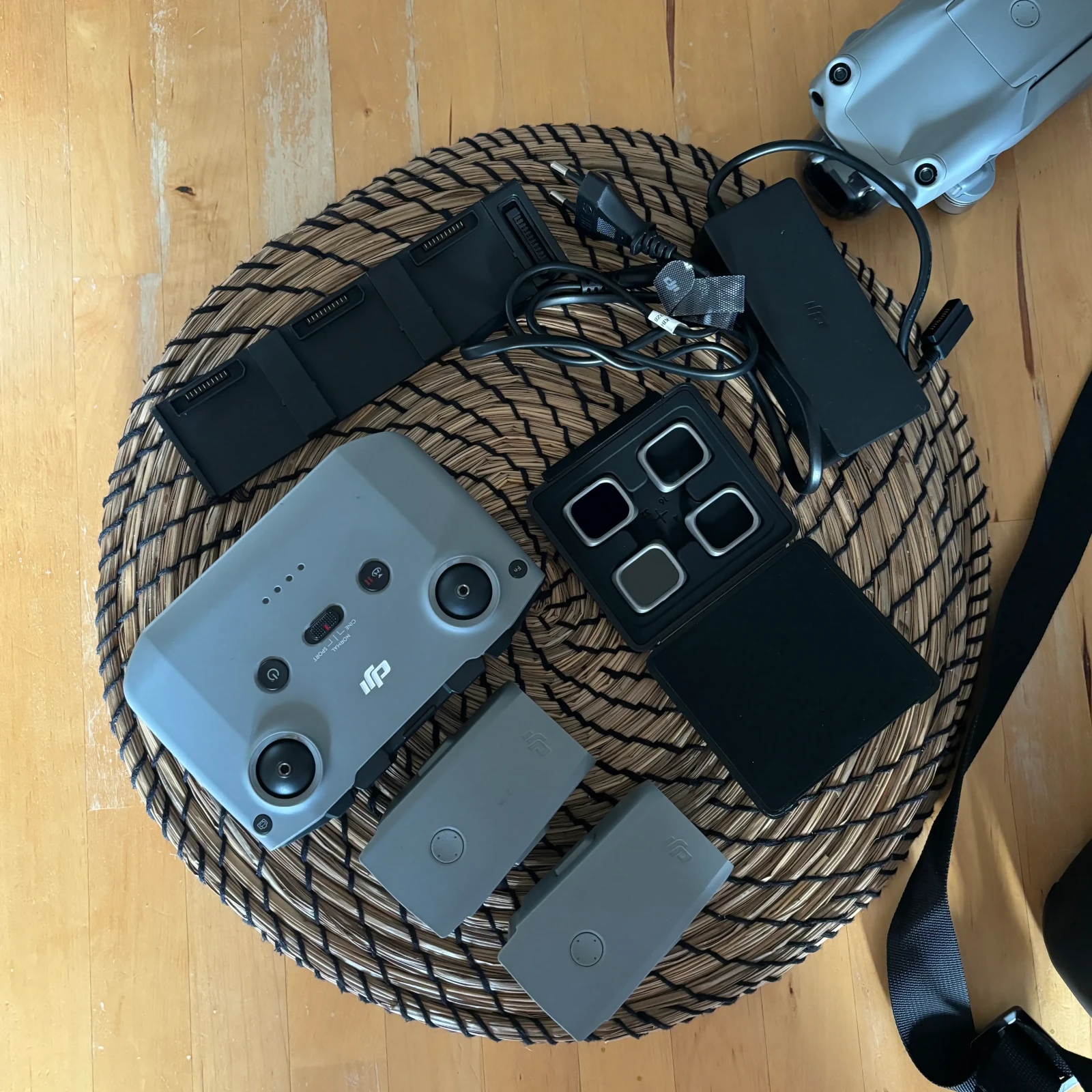 DJI Air 2S Fly Combo - Photo 2 sur 3