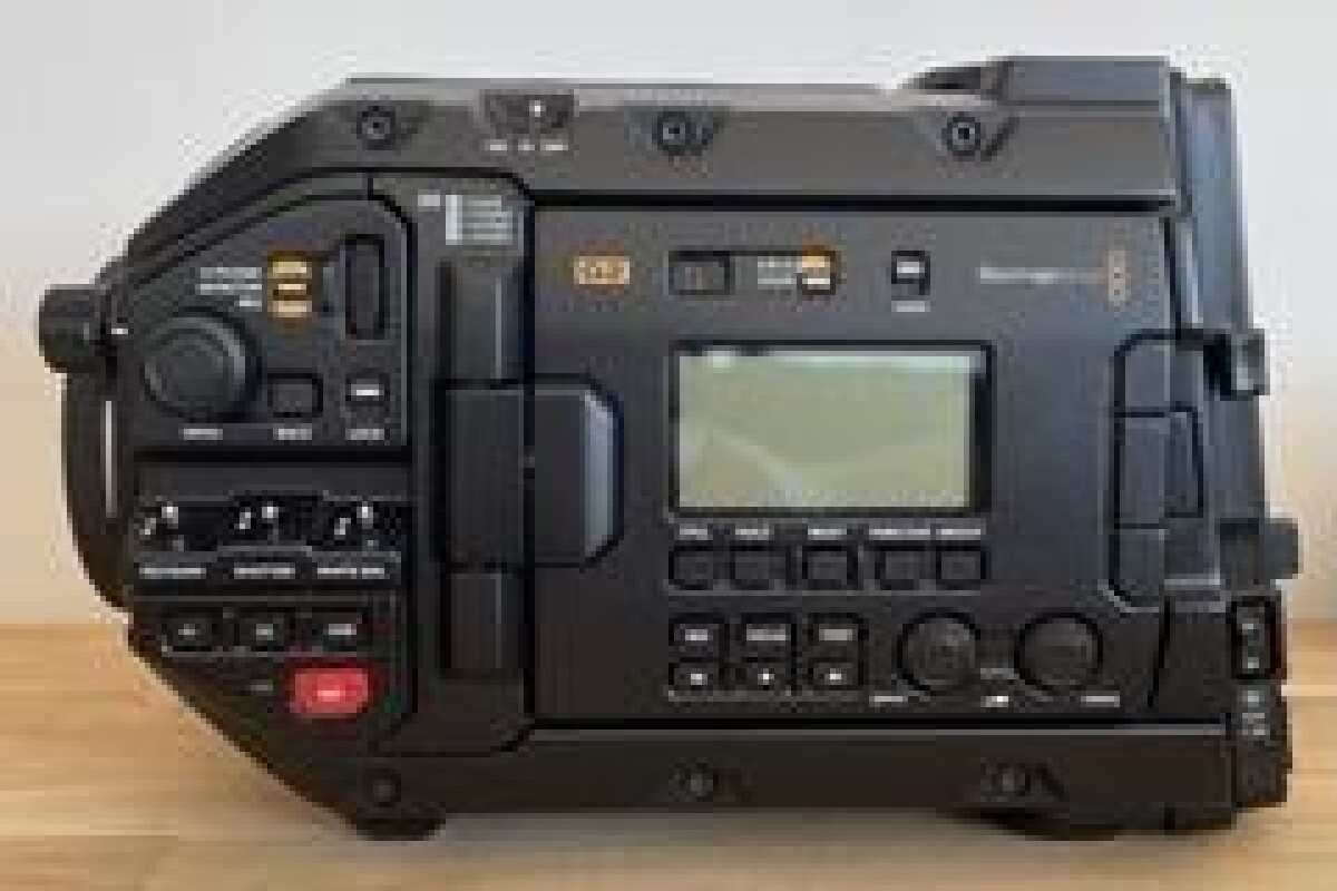 Location Kit BlackMagic URSA Mini Pro G2 4.6K (Monture EF) - Lightyshare