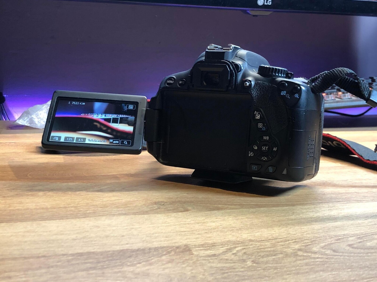 Canon 650D + objectif  - Photo 1 sur 2