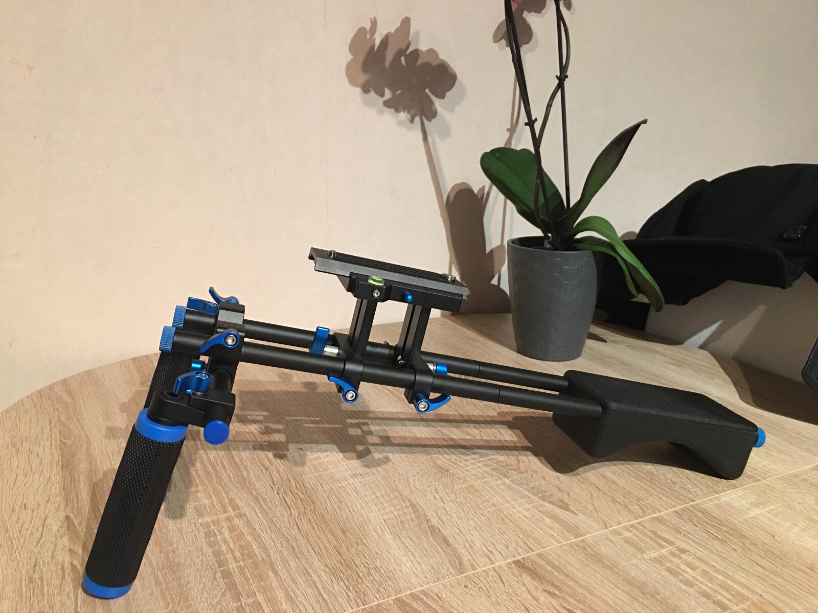 Stabilisateur épaule Neewer - Photo 1 sur 4