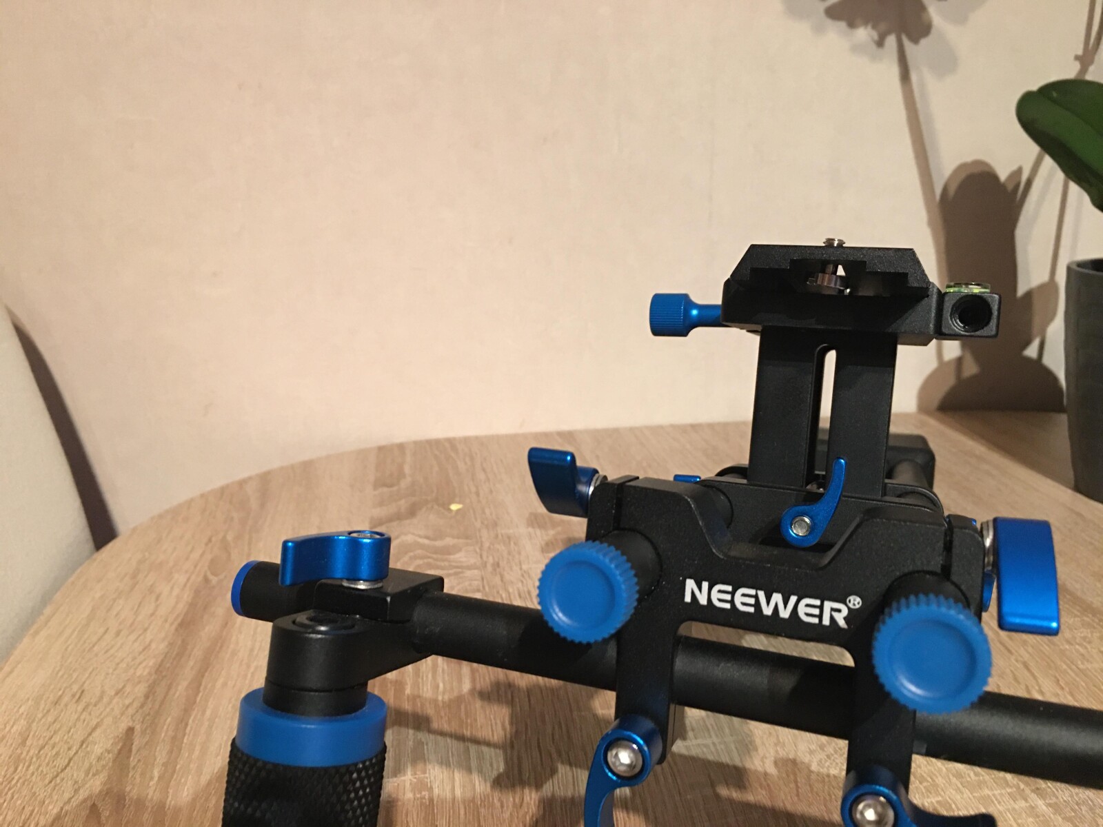 Stabilisateur épaule Neewer - Photo 2 sur 4