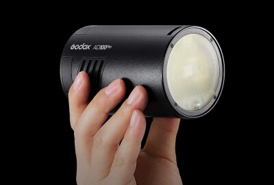 Location Flash GODOX AD100Pro 100Ws + Kit d'accessoires AK-R1 + trepied flash