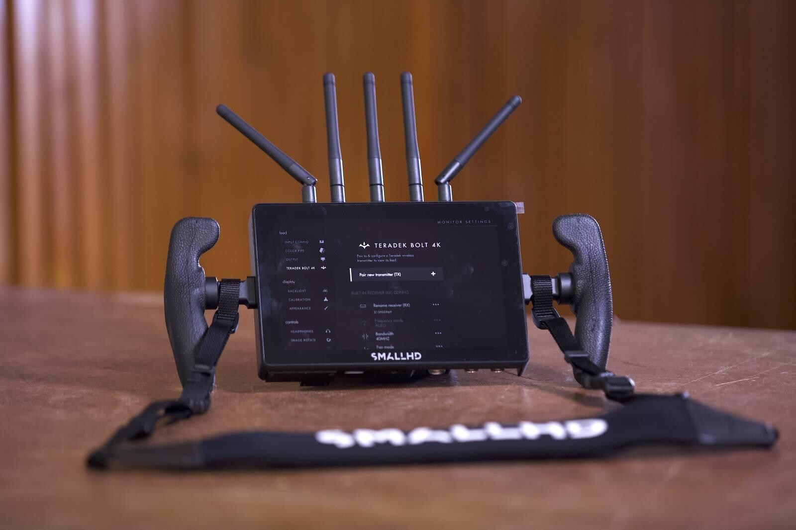 SmallHD 703 BOLT V-LOCK Ultra Bright - Photo 3 sur 4
