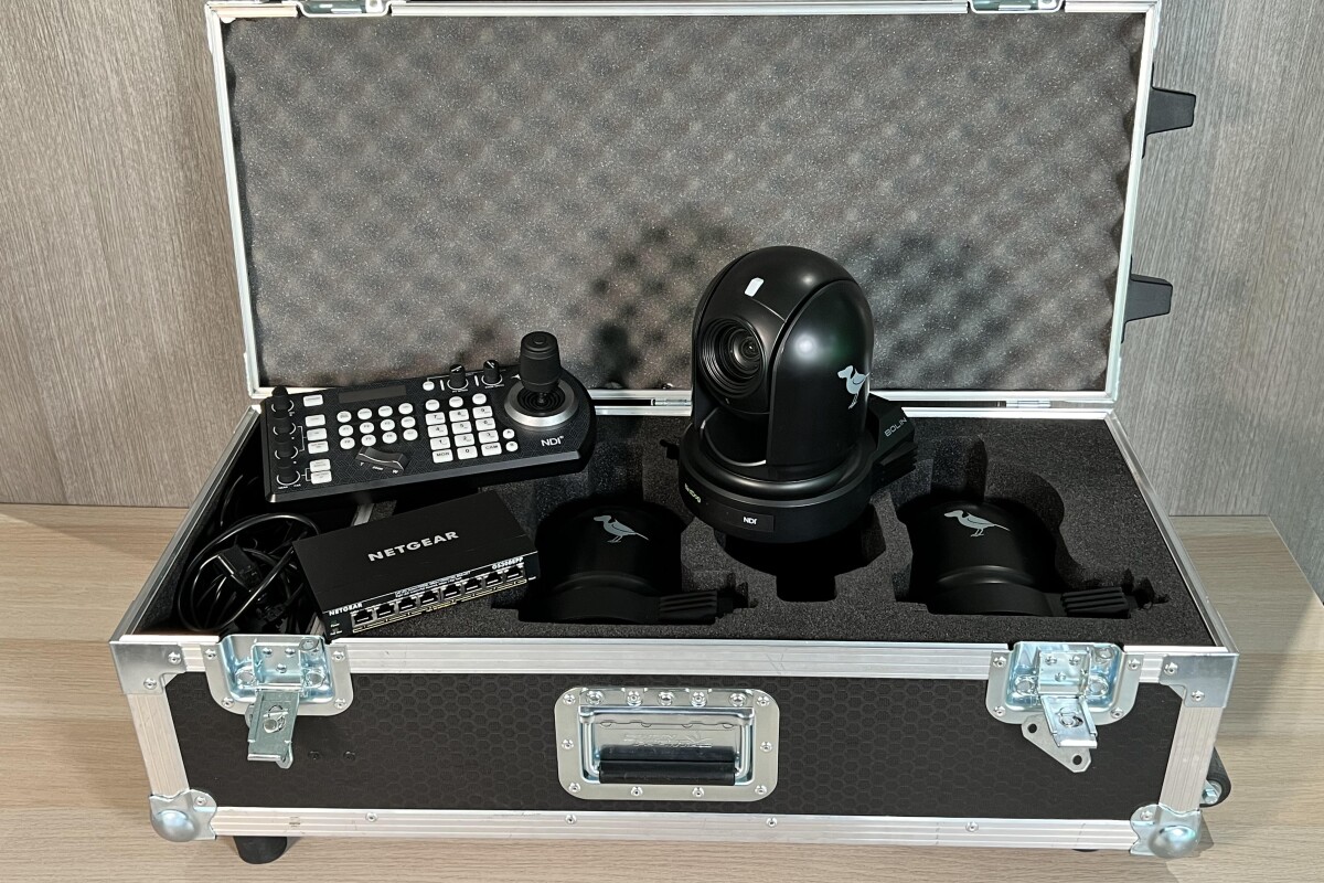 Location Pack 3 Caméras PTZ Birddog P200 + PTZ Keyboard + Switch POE + Flight Case - Lightyshare