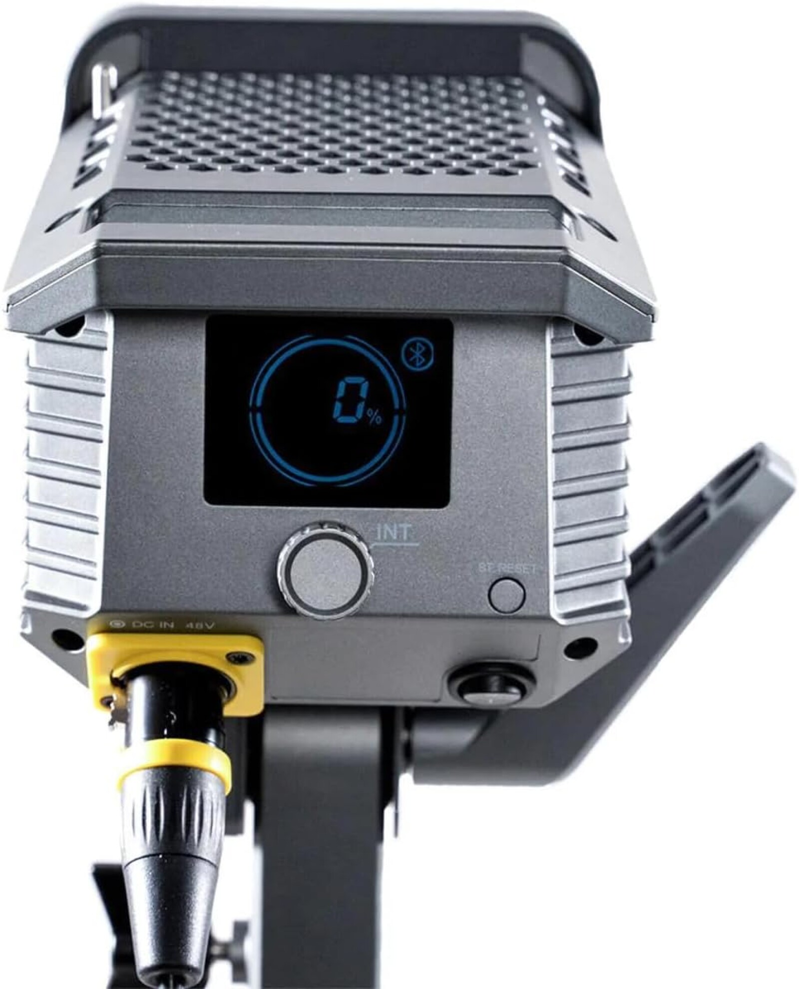 Aputure Amaran 100d - Photo 2 sur 2