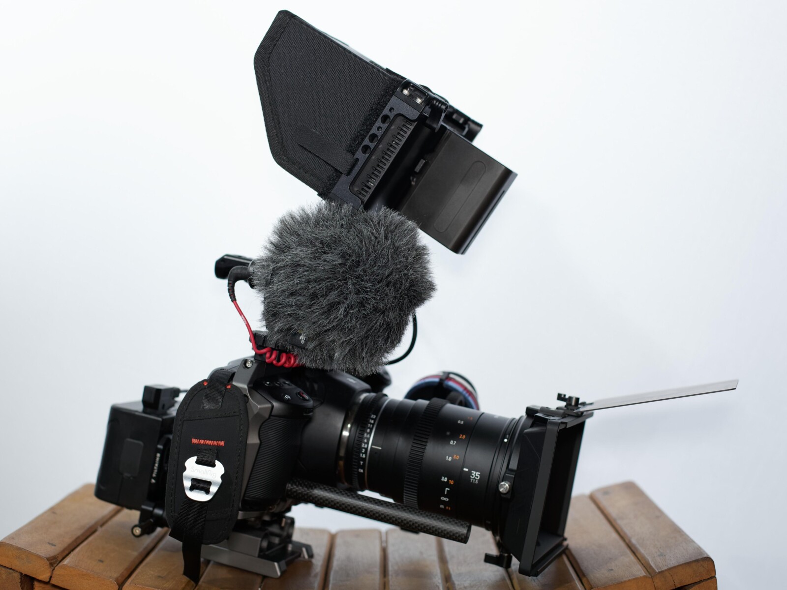 Pack Blackmagic 6K avec un objectif - Photo 2 sur 4