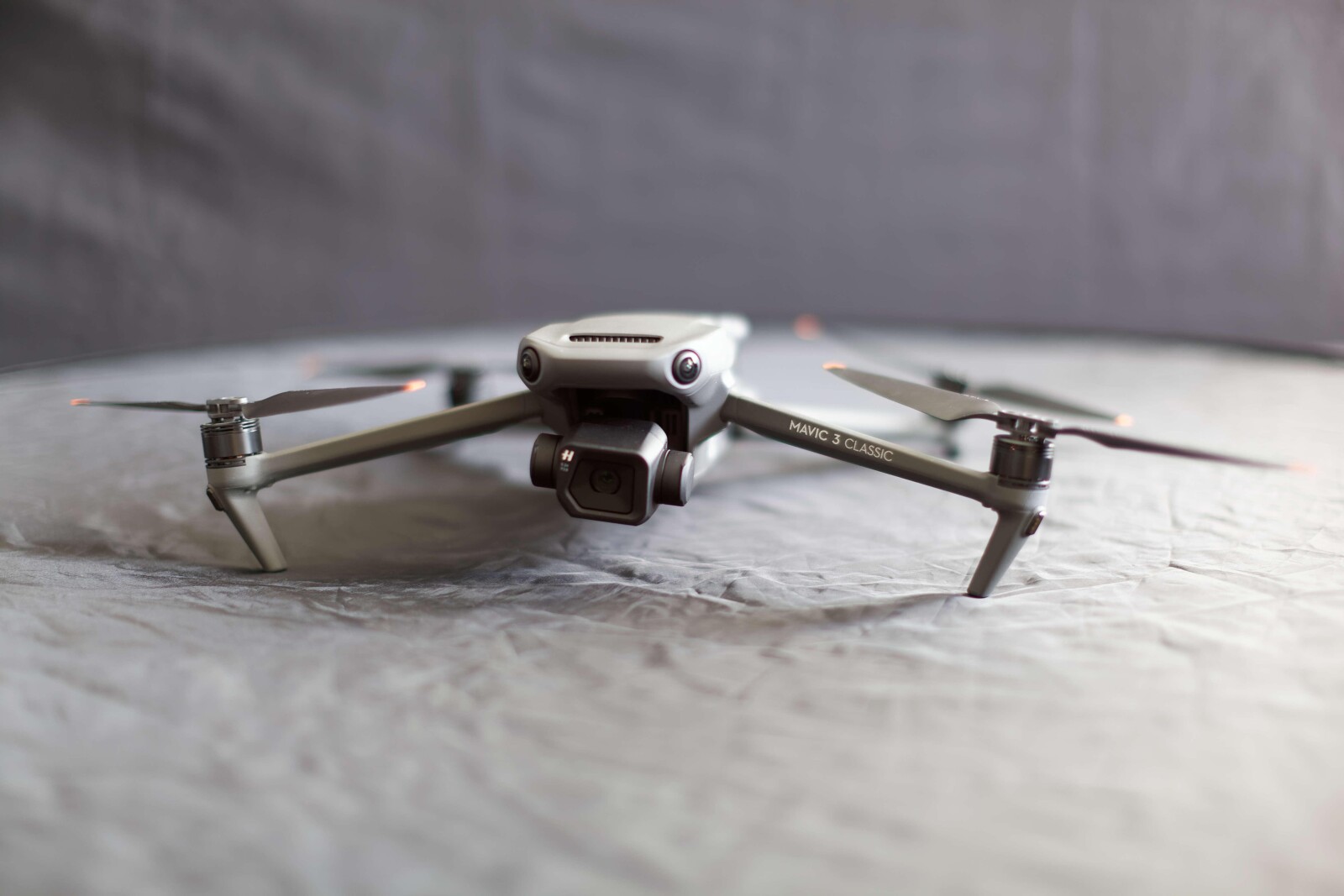 Kit Drone DJI Mavic 3 Classic - Photo 2 sur 4