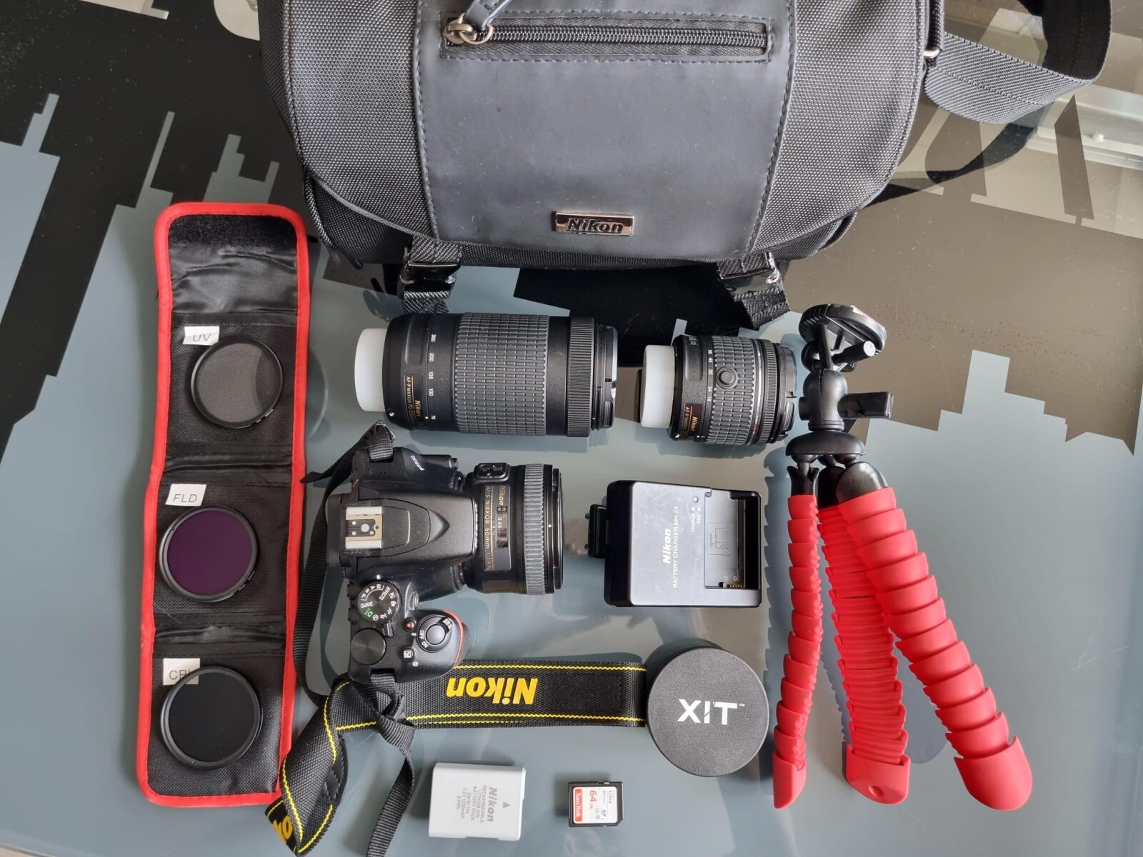 Nikon D3500 + Objectifs - Photo 1 sur 2