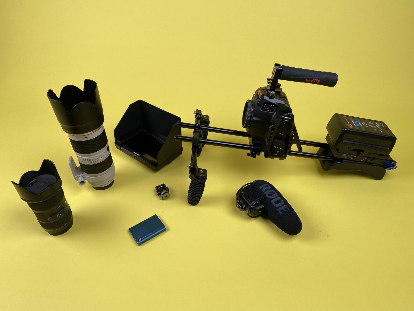 [PACK] Blackmagic 6K + Sigma 18-35 + Canon 70-200 + Rig  - Photo 1 sur 6