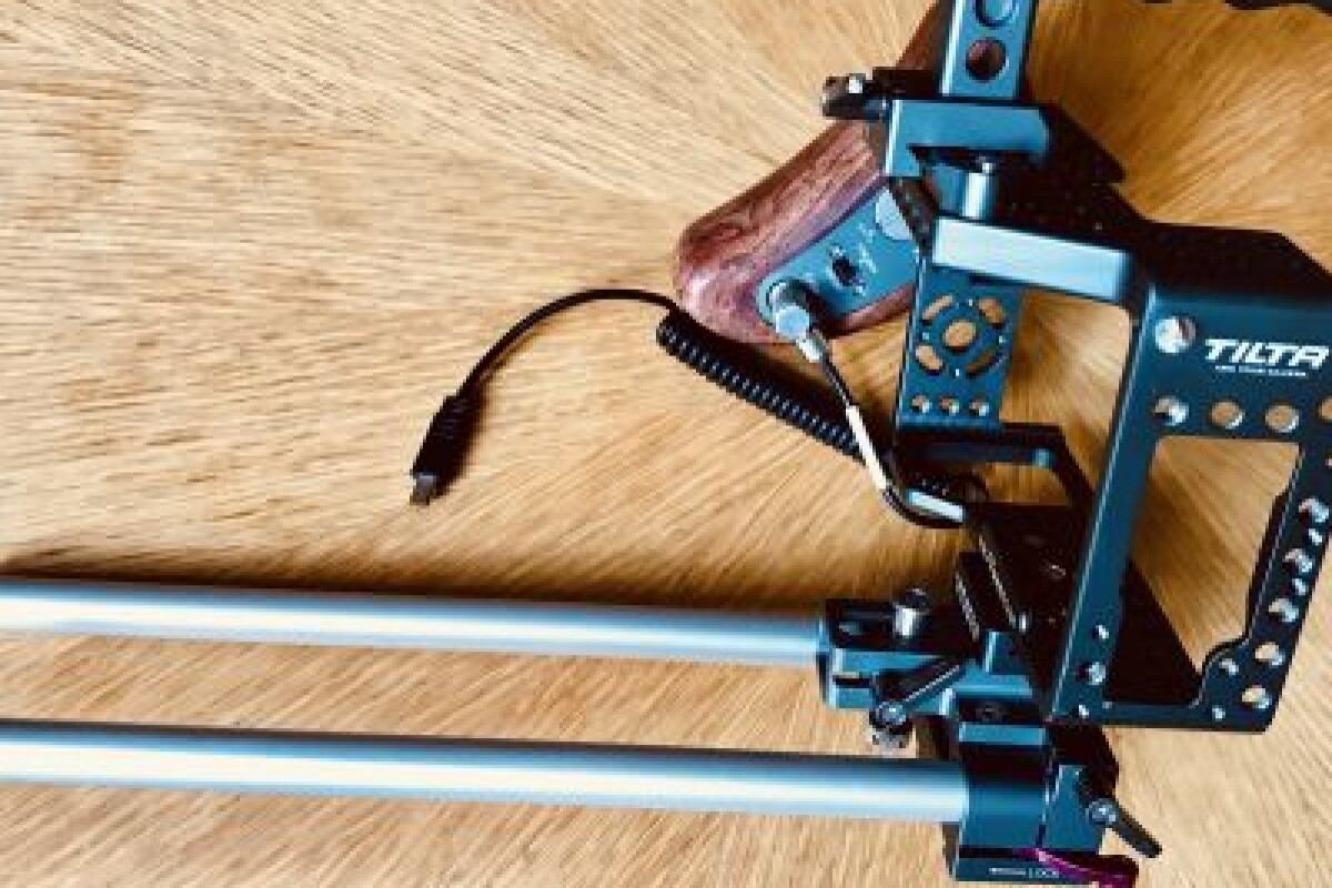 Location CAGE TILITA POUR SONY - Lightyshare