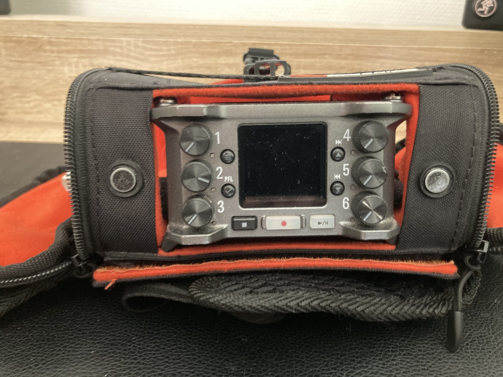 Zoom F6 - Photo 1 sur 3
