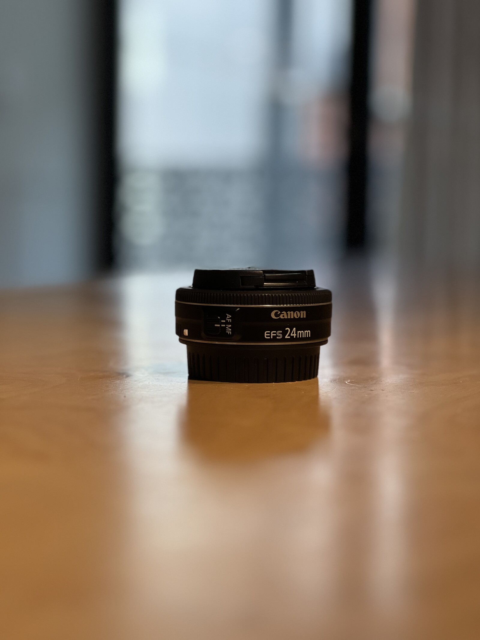 Canon EF-S 24mm f/2.8 STM - Photo 1 sur 3