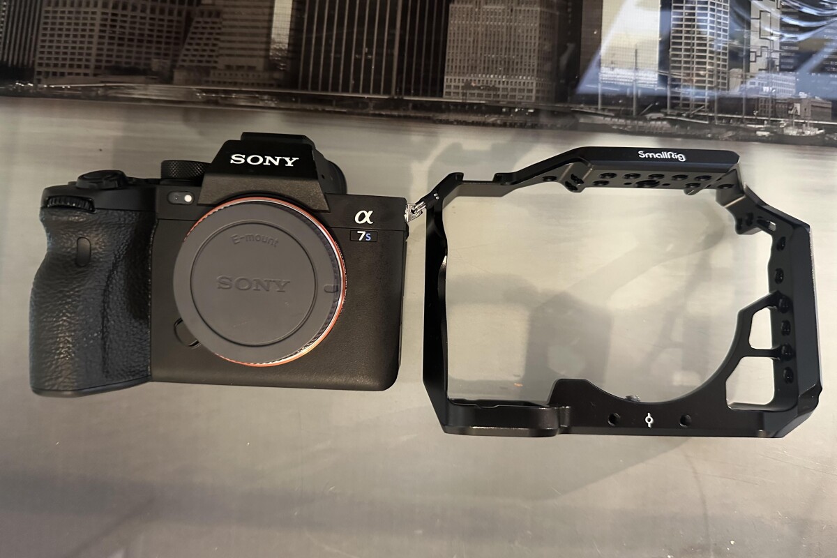 Location Alpha 7S III (A7S 3) + Carte CF Express + Cage - Lightyshare
