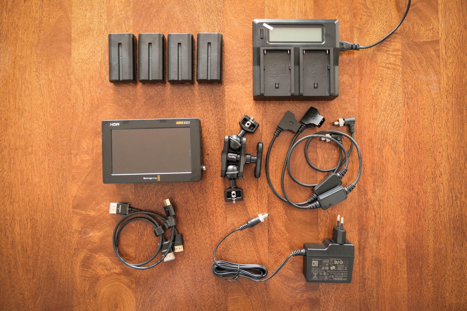 BLACKMAGIC Video Assist 5" 12G HDR - Moniteur & Enregistreur - Photo 2 sur 6