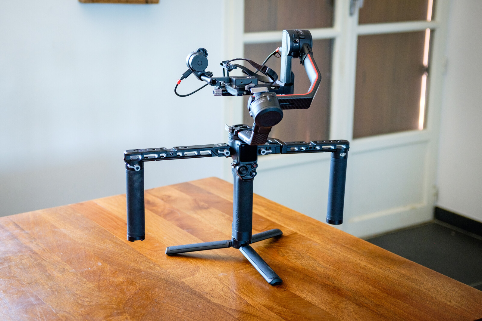 Stabilisateur DJI RONIN RS 2 Pro Combo - Version améliorée - Photo 7 sur 9
