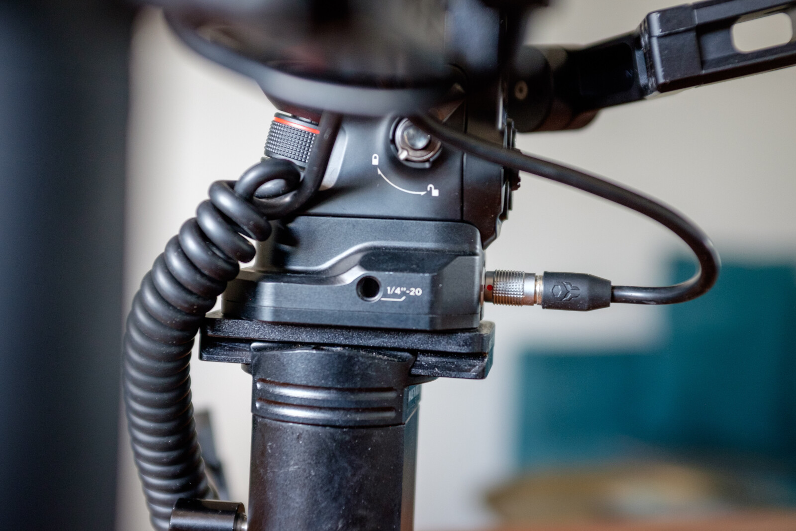 Stabilisateur DJI RONIN RS 2 Pro Combo - Version améliorée - Photo 3 sur 9