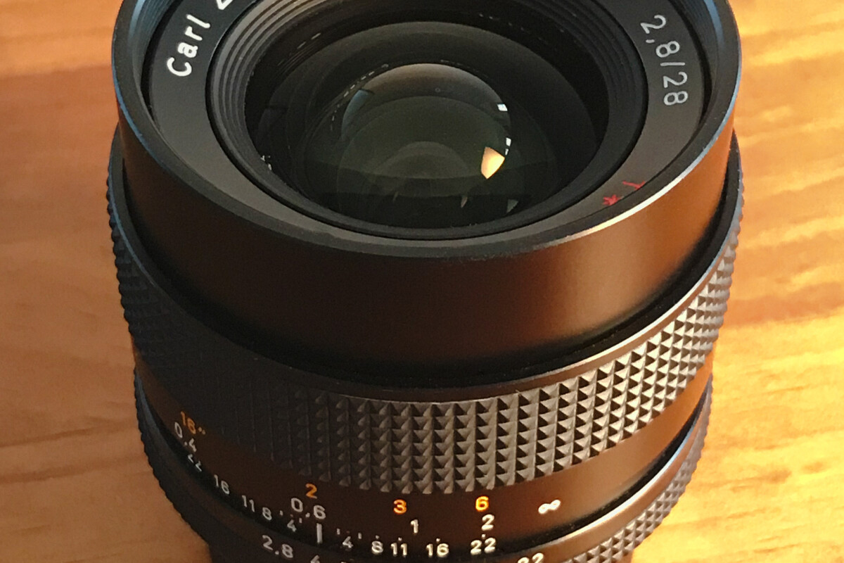 Location Contax Zeiss 28mm 2.8 monture EF - Lightyshare