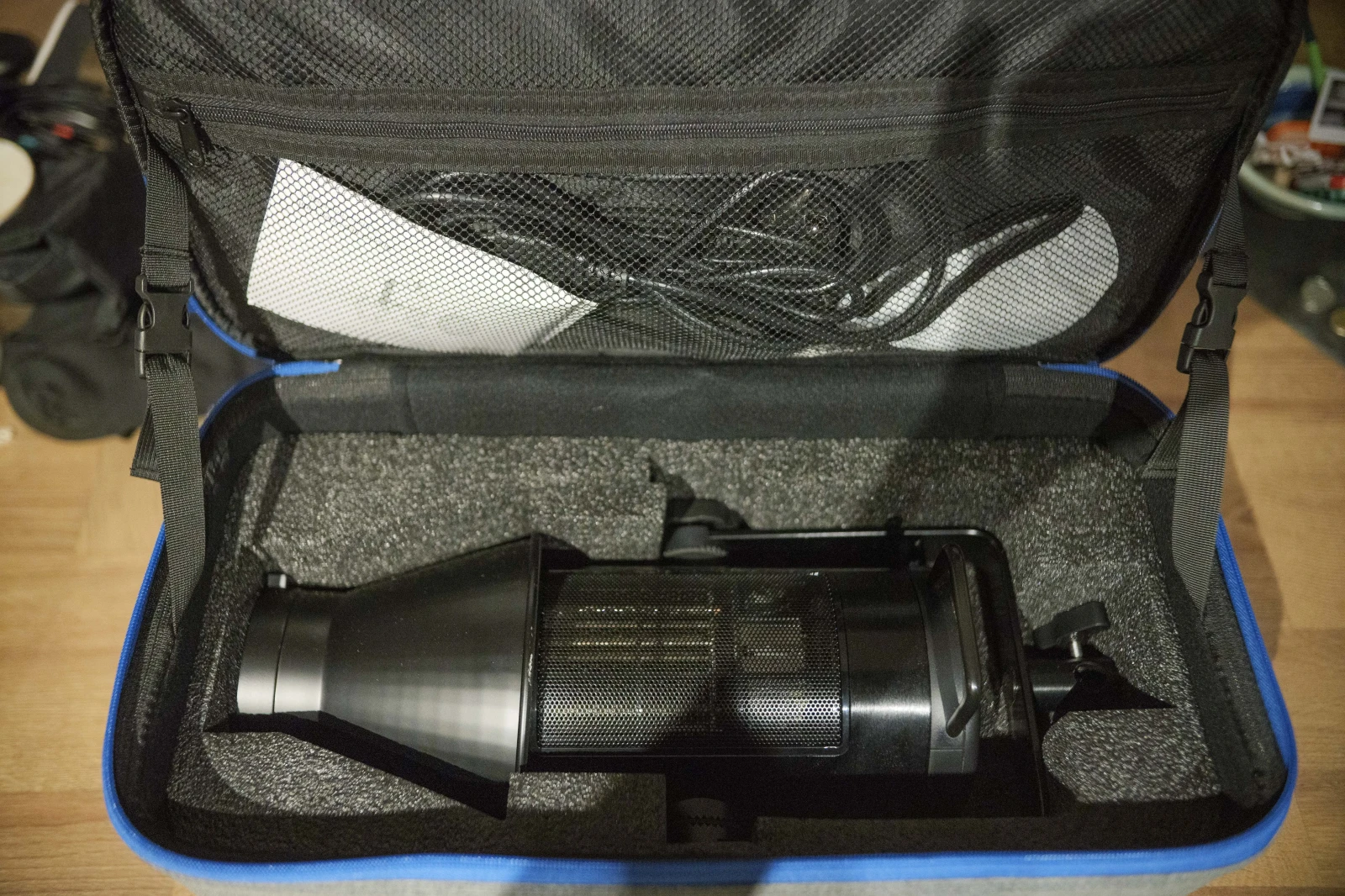 Neewer CB300B - Photo 1 sur 1