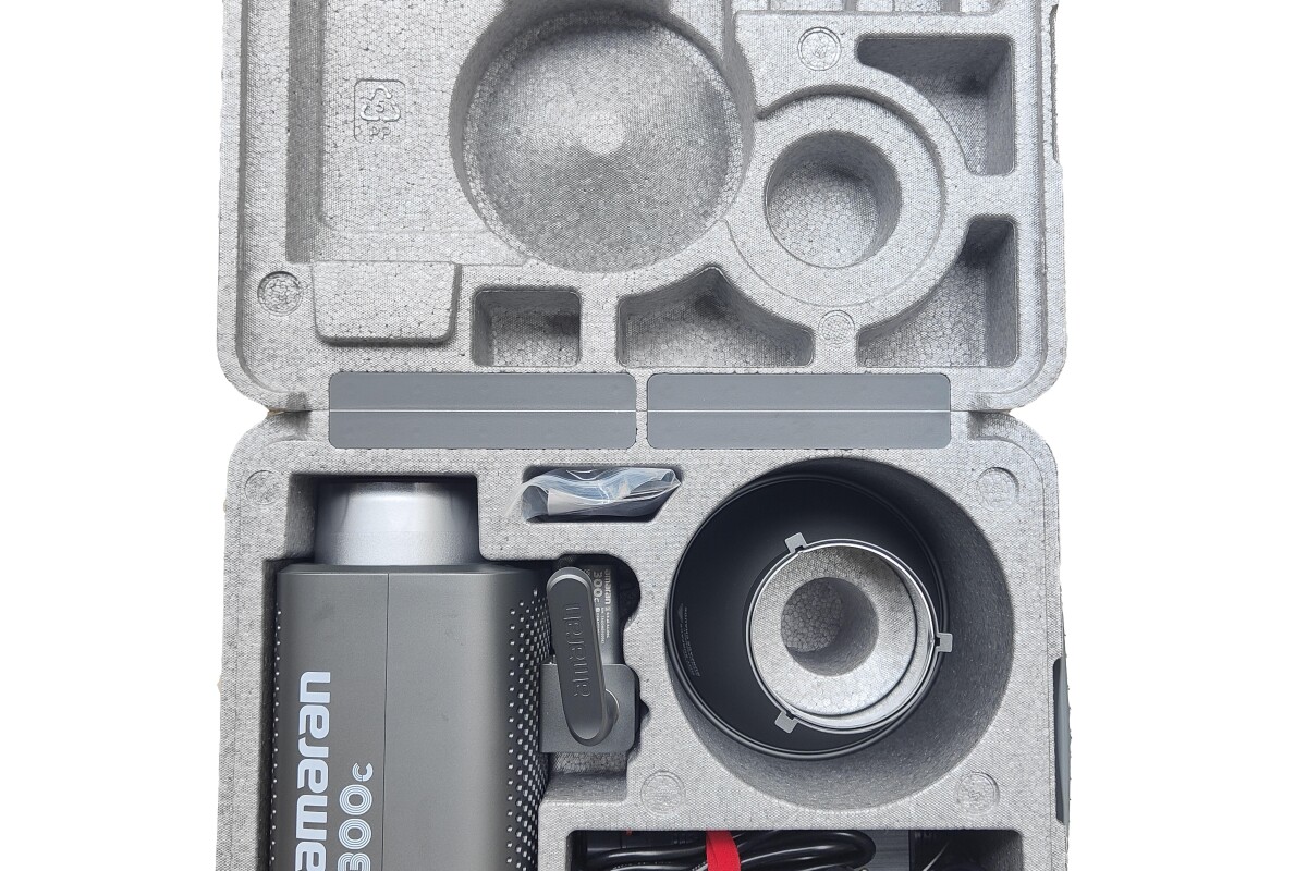 Location Amaran 300c – Projecteur LED - COB RGBWW - Lightyshare