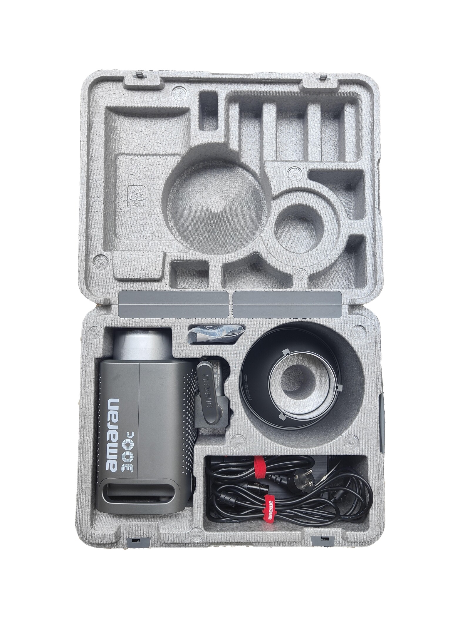 Amaran 300c – Projecteur LED - COB RGBWW - Photo 1 sur 2