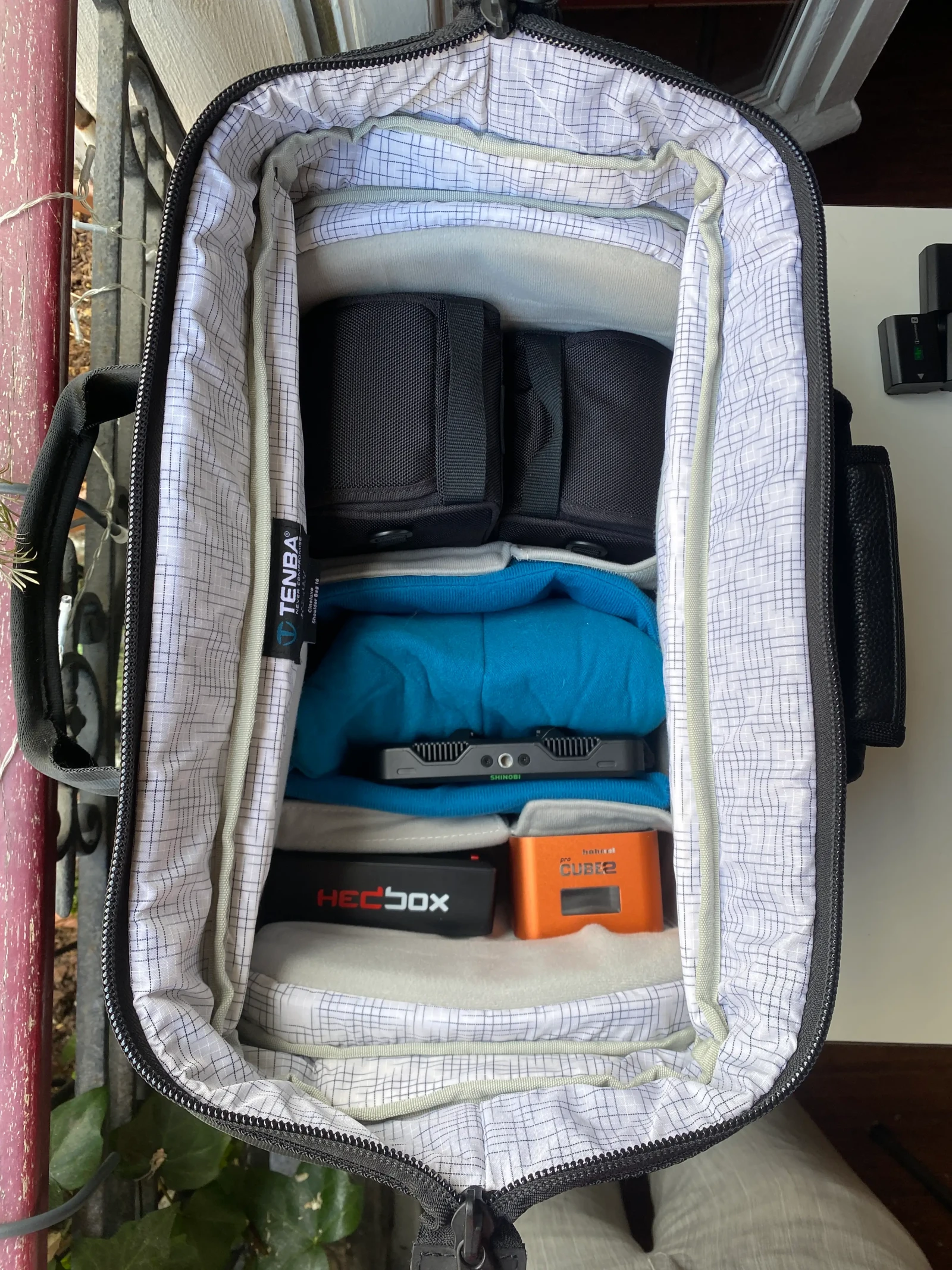 Pack Complet Sony FX30 + Objectifs Pro + Stabilisation + Accessoires – Prêt à Tourner - Photo 3 sur 4