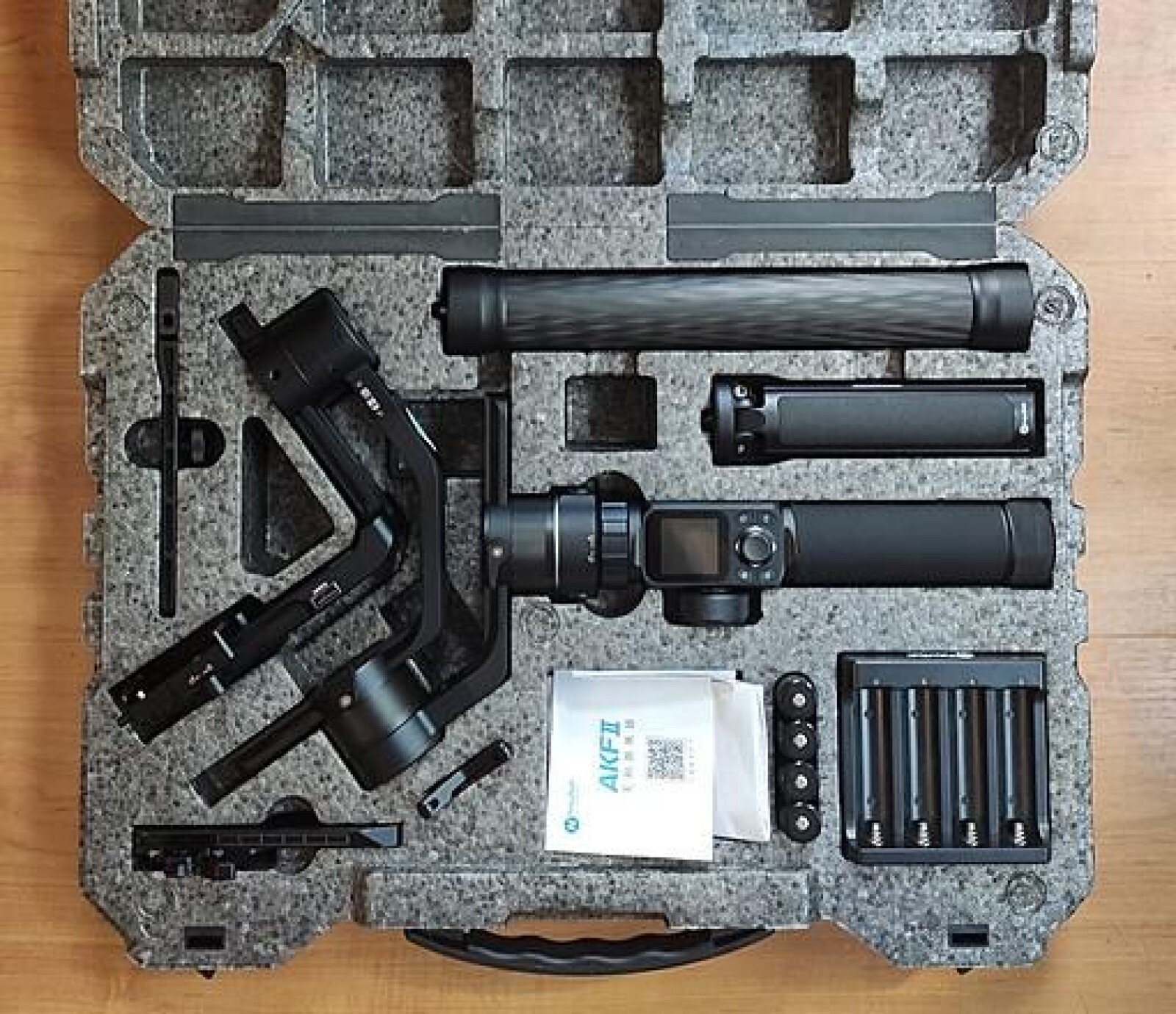Stabilisateur / Gimbal Feiyu Tech AK4500 + Remote - Photo 2 sur 4