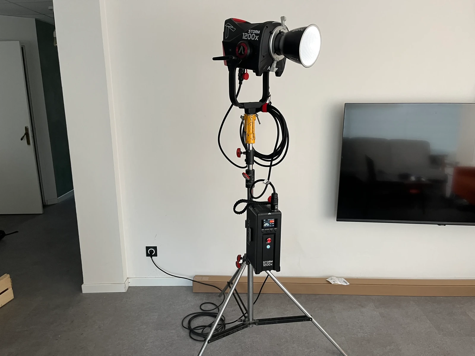 Aputure STORM 1200x - Photo 2 sur 4